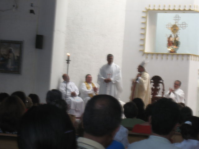 ENTREGA DEL TEMPLO POR EL OBISPO