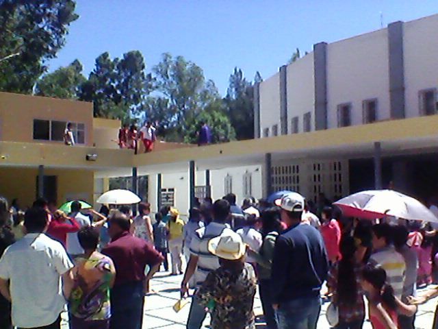 jesus entrando al templo