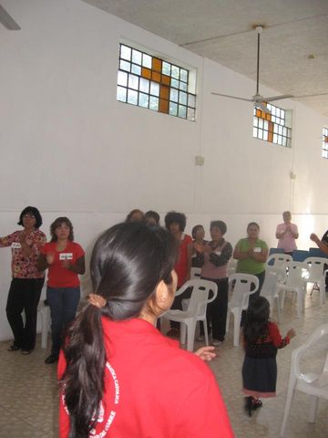 ASAMBLEA ORANDO