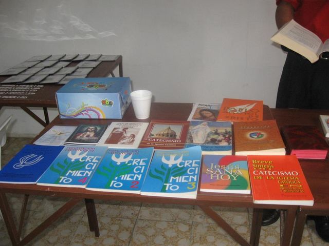 ALGUNOS DE LOS LIBROS CON LOS QUE CONTAMOS